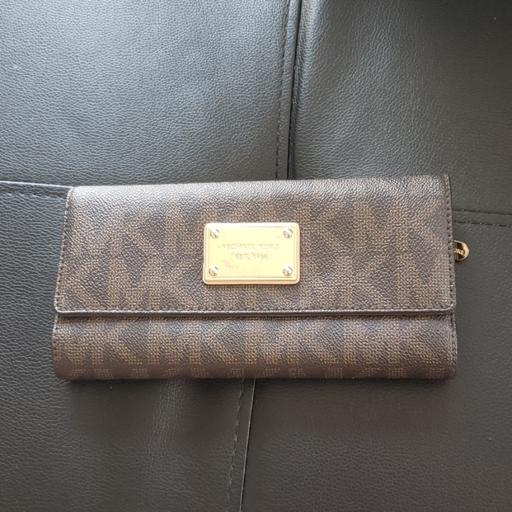 Michael Kors Monogram Wallet